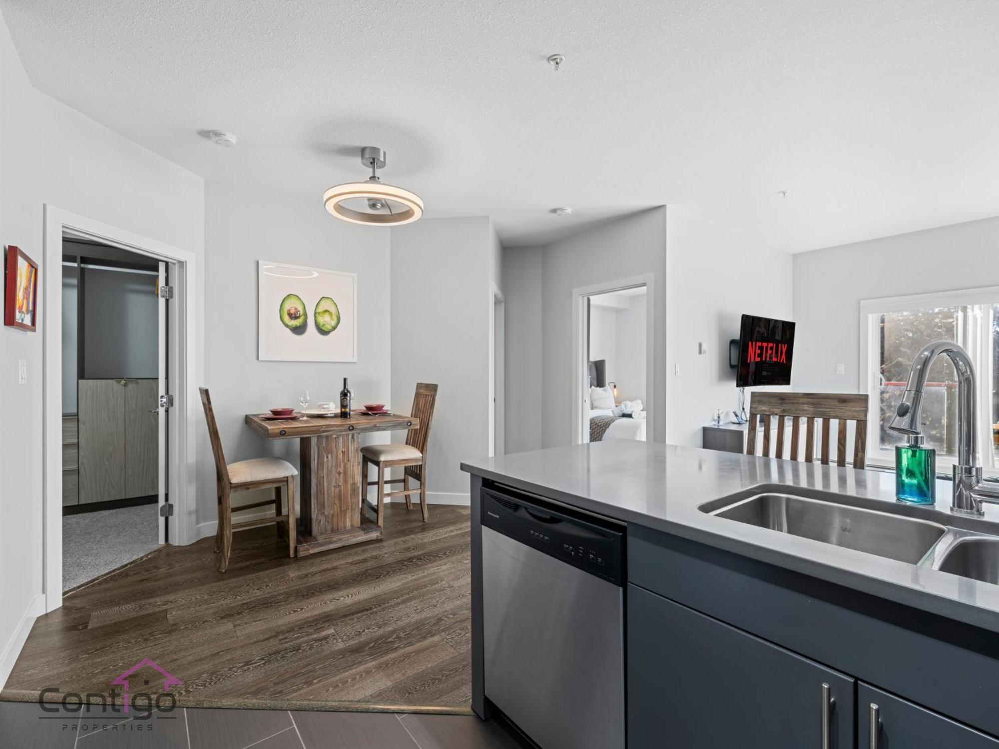 Studio Loft, 2 Bd, Ug Parking, 5 Min To Rogers! إيدمونتون المظهر الخارجي الصورة