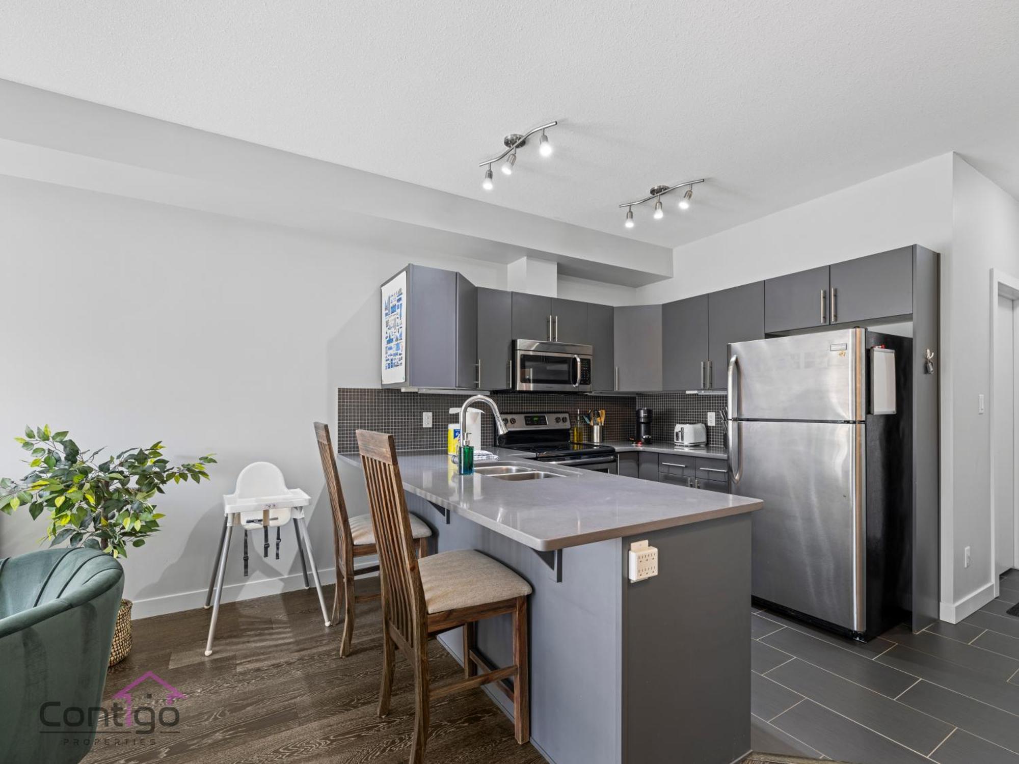 Studio Loft, 2 Bd, Ug Parking, 5 Min To Rogers! إيدمونتون المظهر الخارجي الصورة