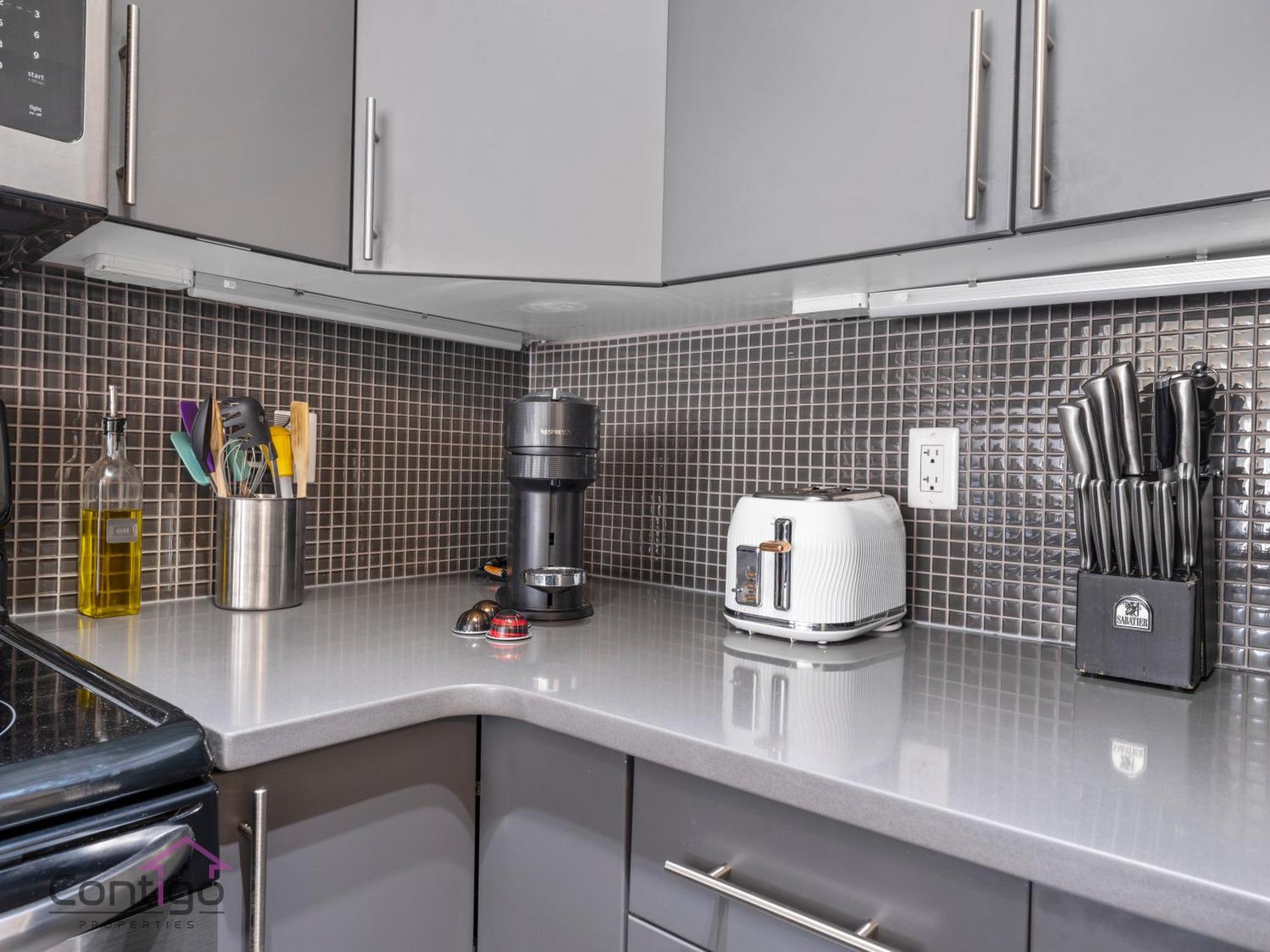 Studio Loft, 2 Bd, Ug Parking, 5 Min To Rogers! إيدمونتون المظهر الخارجي الصورة