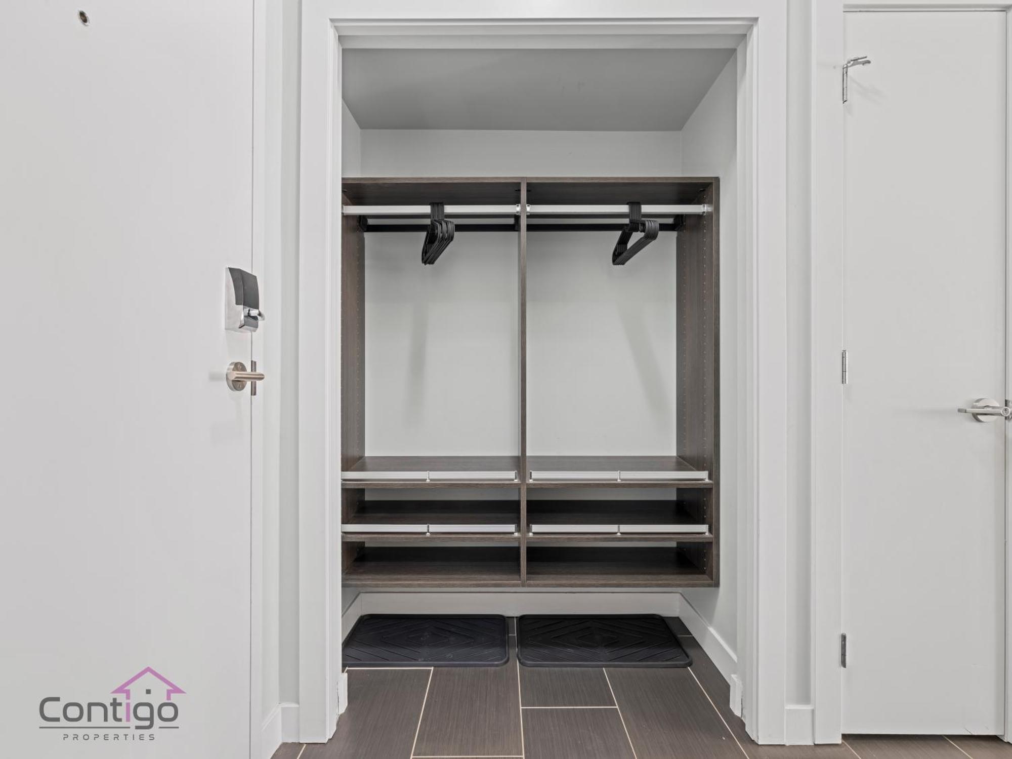 Studio Loft, 2 Bd, Ug Parking, 5 Min To Rogers! إيدمونتون المظهر الخارجي الصورة