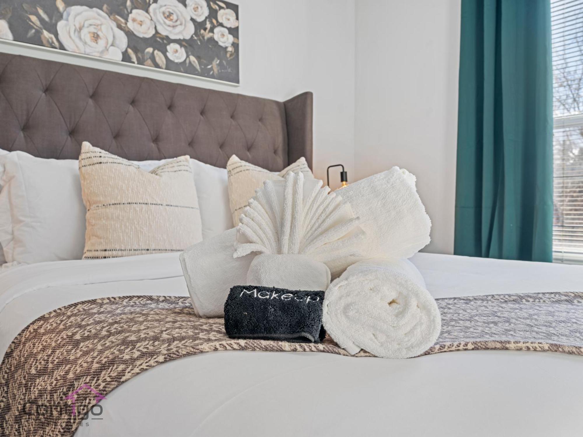 Studio Loft, 2 Bd, Ug Parking, 5 Min To Rogers! إيدمونتون المظهر الخارجي الصورة